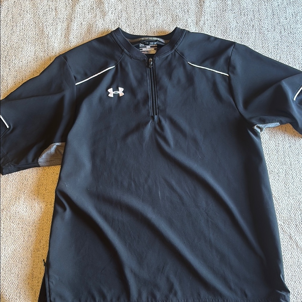 Men’s Size Medium Under Armour Black Short Sleeve Performance Tee